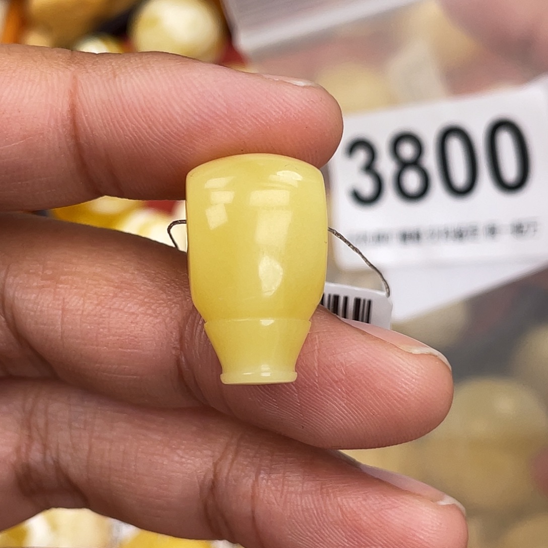 蜜蜡未镶嵌珠宝奇石13.6x22.4