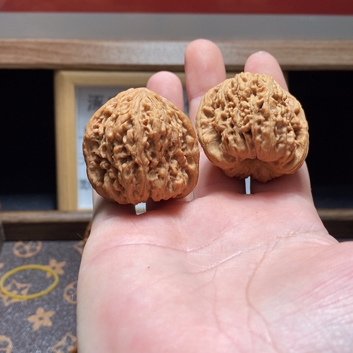 葫***娃文玩核桃吊坠南疆有黄