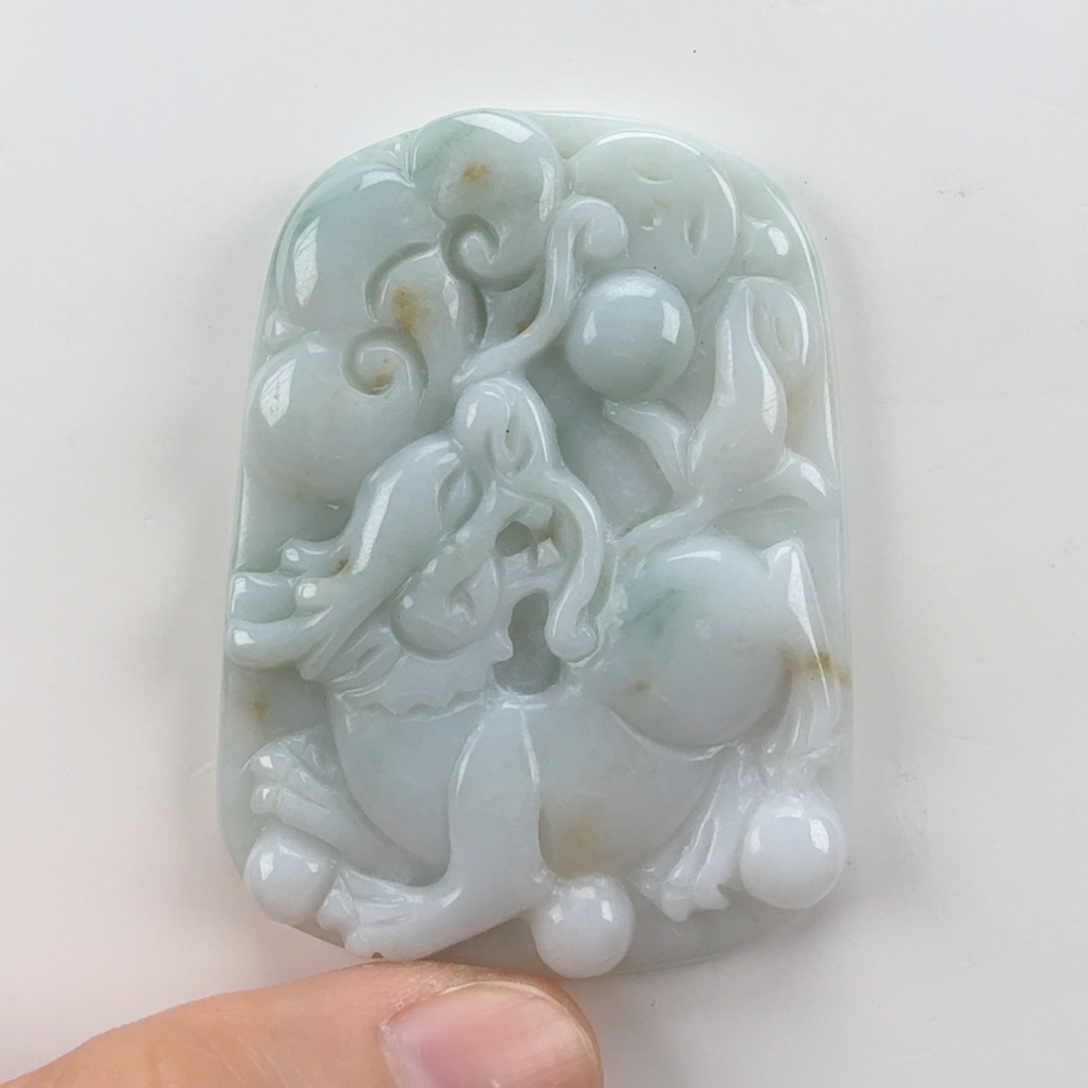 翡翠挂件未镶嵌翡翠