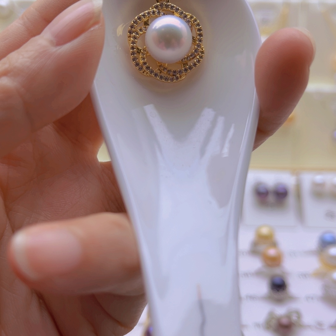淡水珍珠颈饰合金