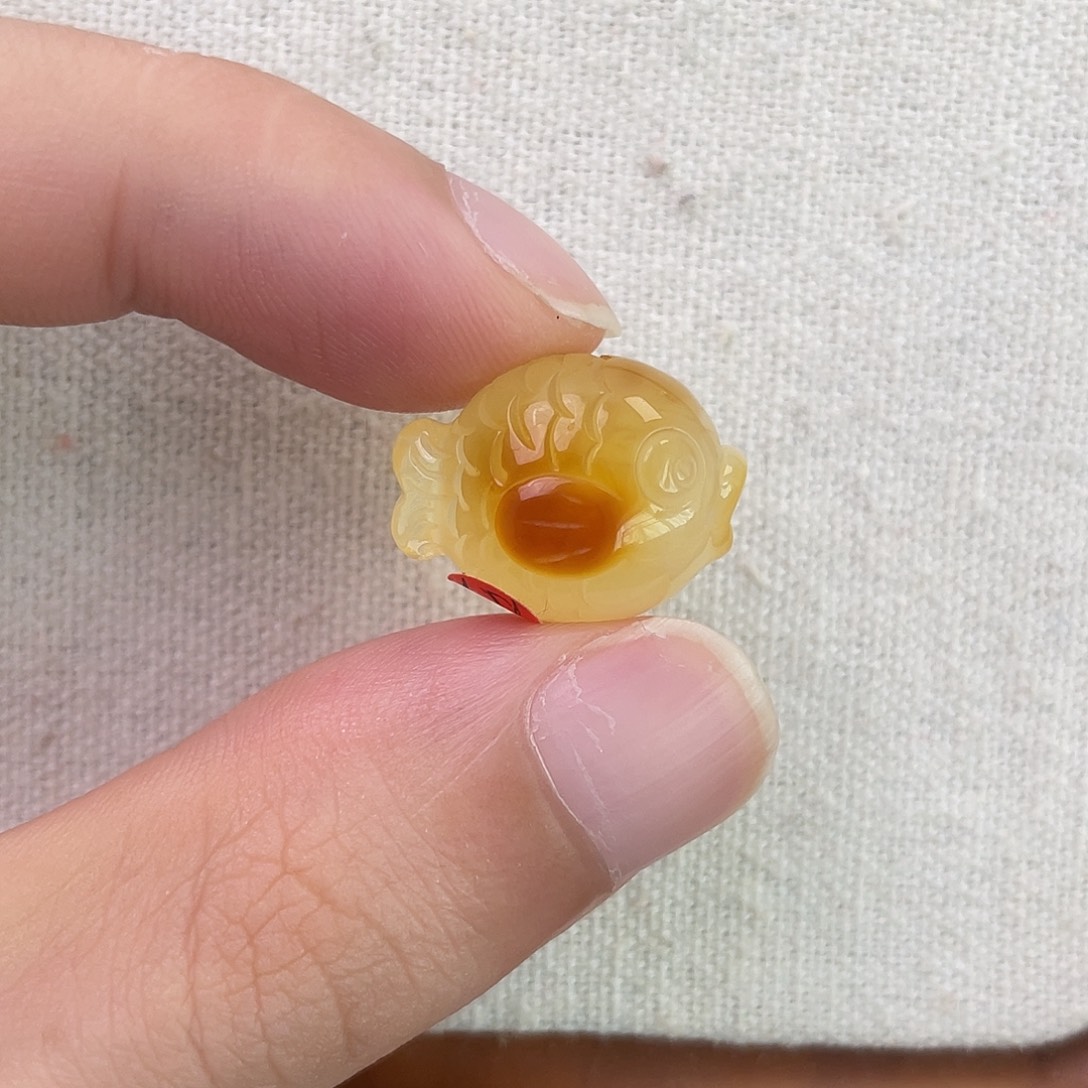 琥珀未镶嵌珠宝奇石小鱼
