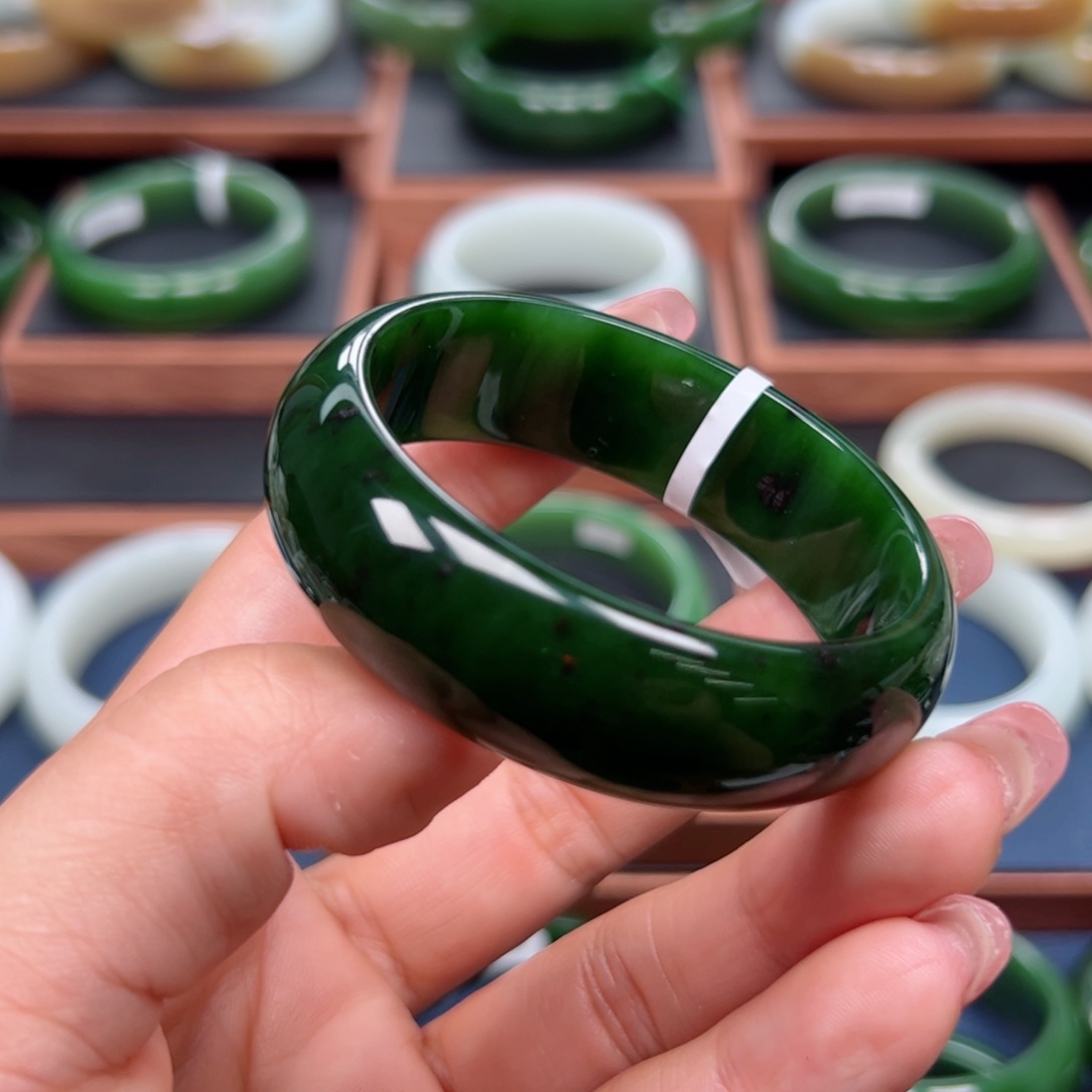 未镶嵌手镯和田玉（碧玉）