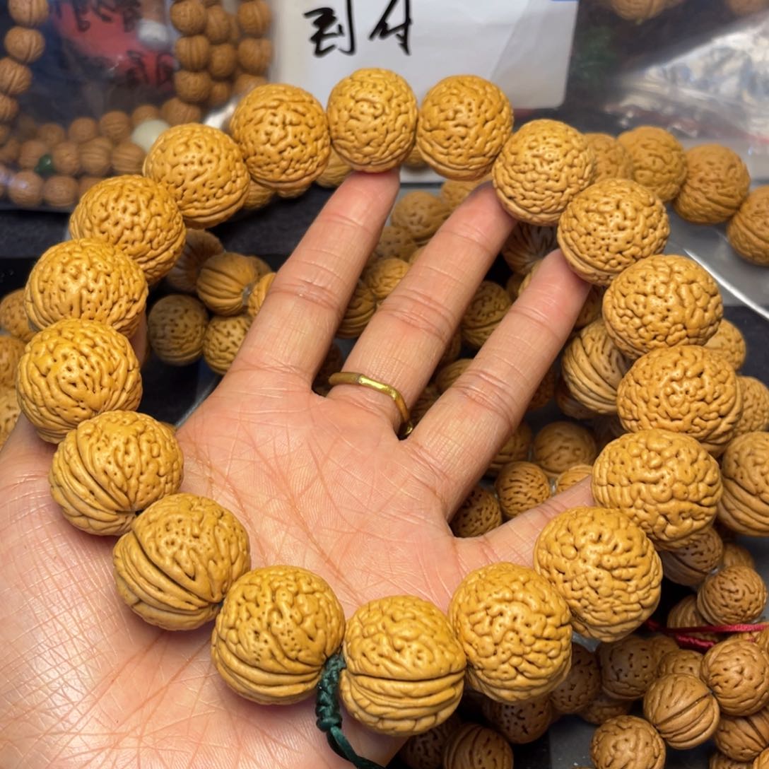 手串桃核武****仓24,3桃核手持