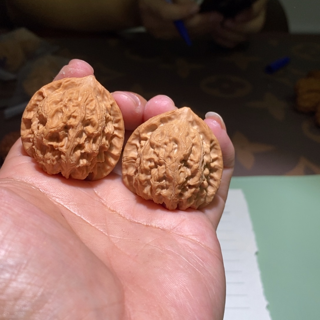 文玩核桃吊坠38尺梨木台