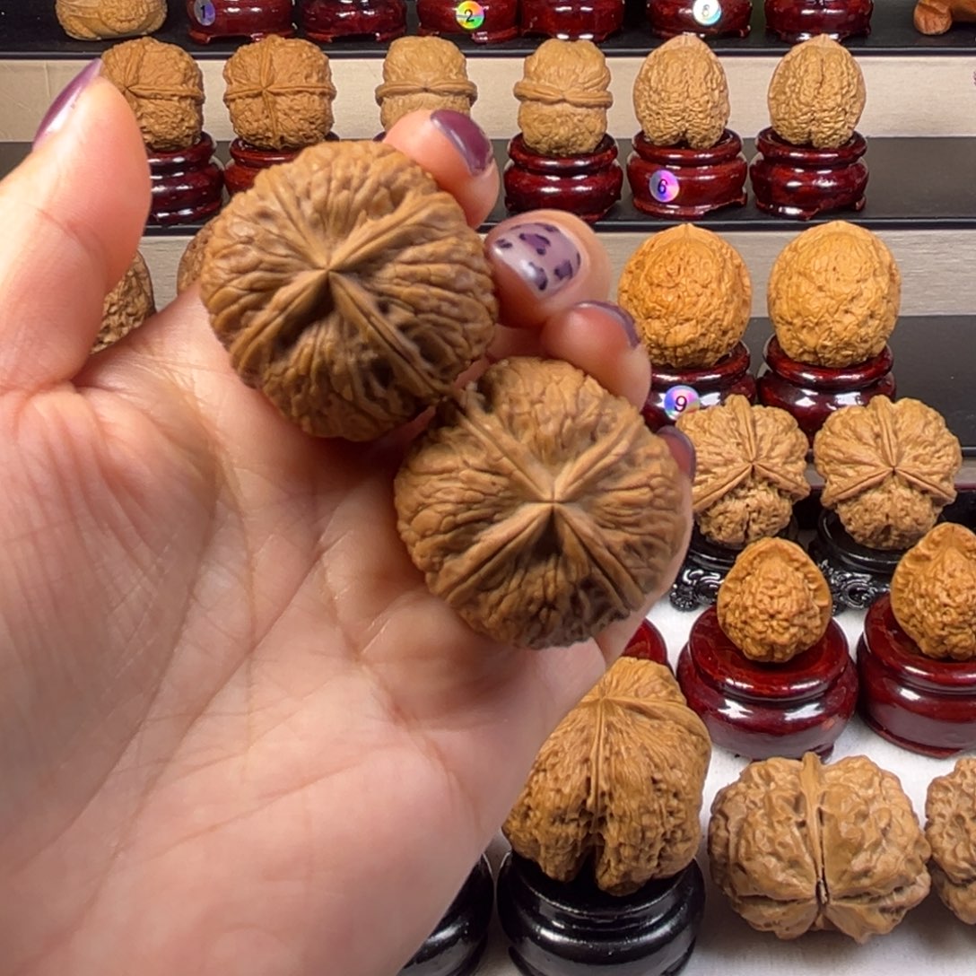 *****文玩核桃吊坠小四喜W1