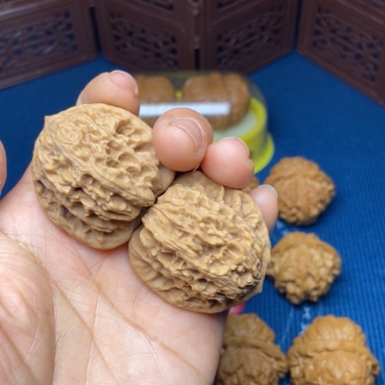 文玩核桃把件虎头37