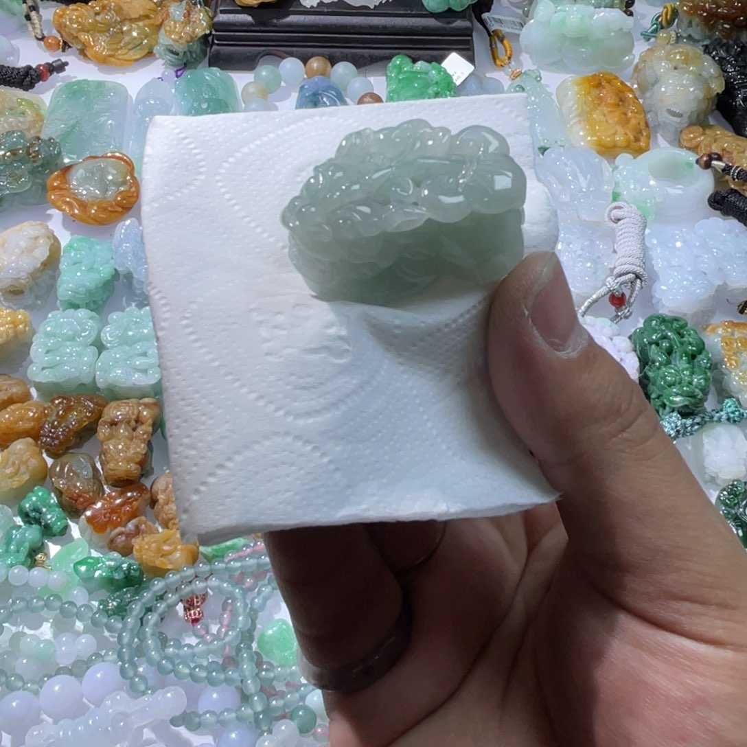 翡翠颈饰未镶嵌天然