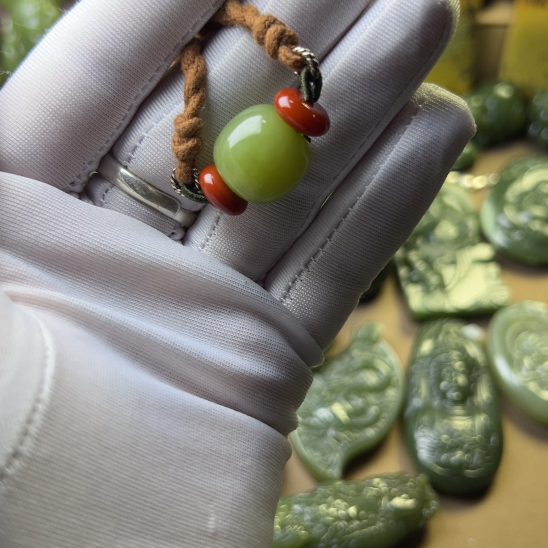 岫岩老玉（透闪石质玉）挂件未镶嵌