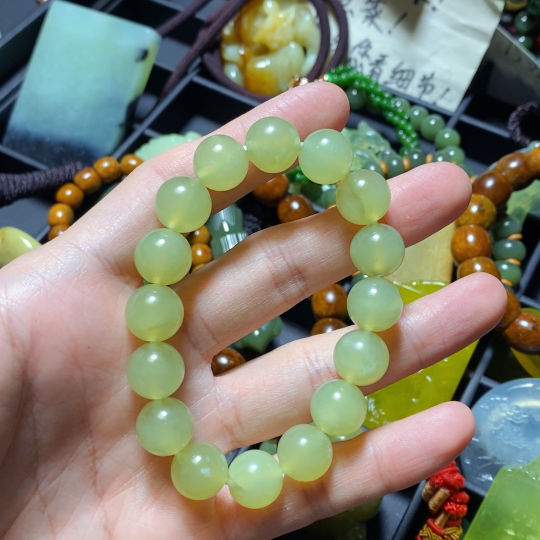 蛇纹石玉未镶嵌颈饰微瑕不退不换