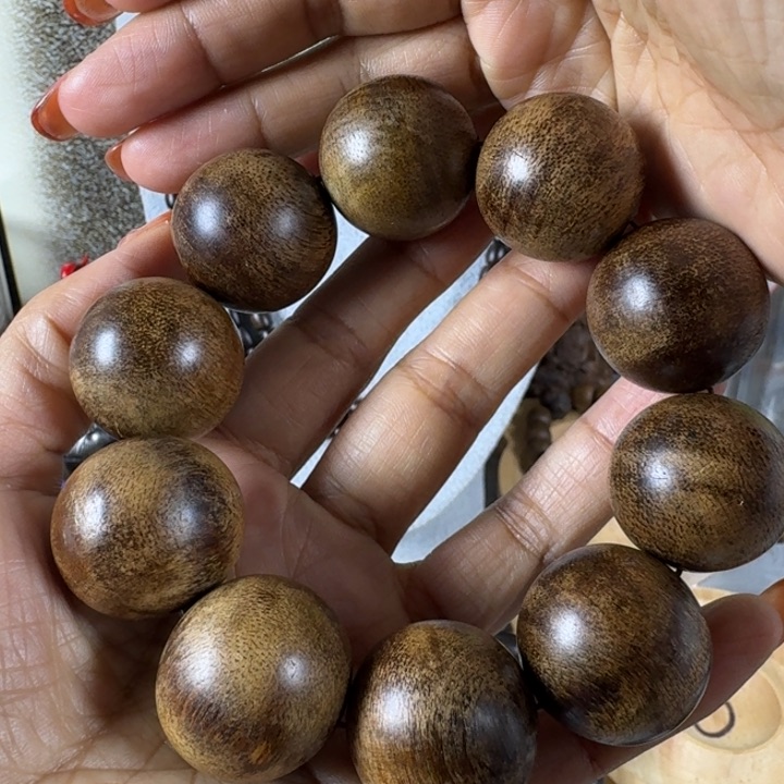 沉香手串心**动达拉干瘤