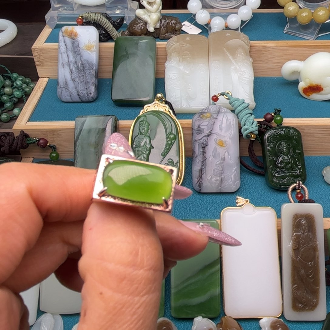 和田玉挂件未镶嵌