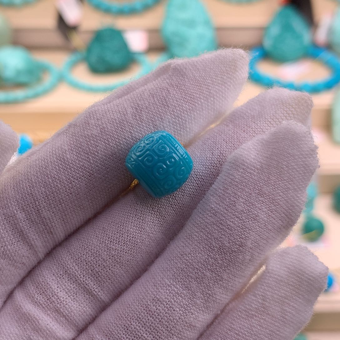 绿松石珠宝奇石未镶嵌恭***?