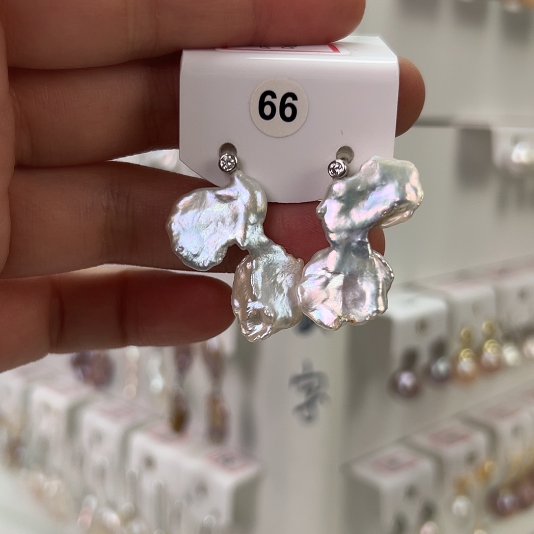 非金属巴洛克花瓣耳饰 