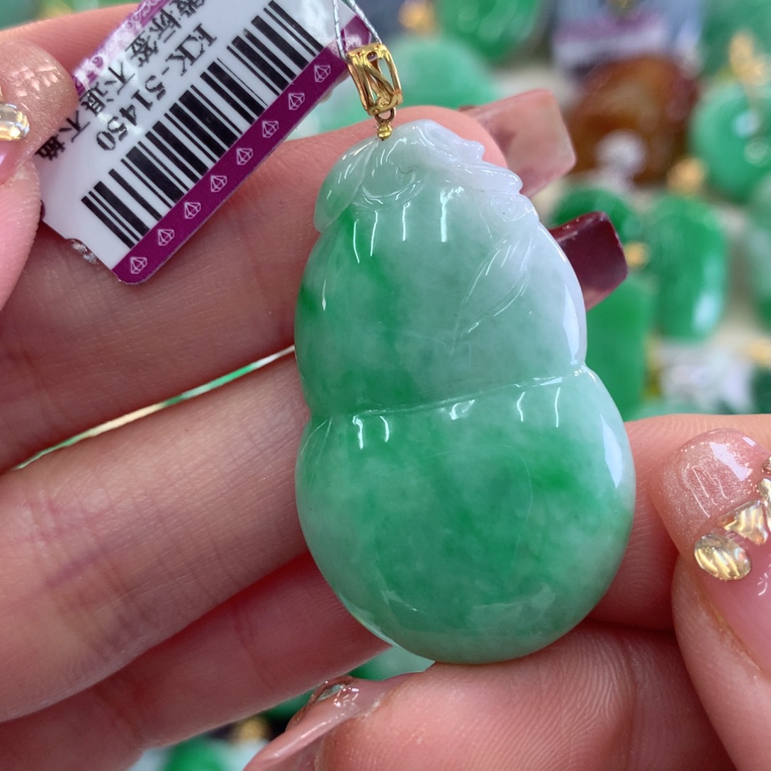 翡翠吊坠(不含链)18K金镶嵌