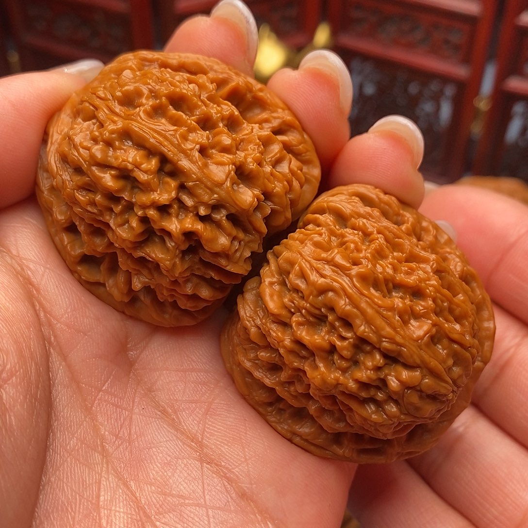 文玩核桃把件毕业红皮球疆42全品