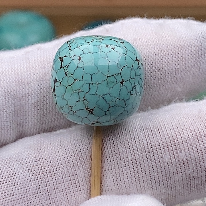 绿松石未镶嵌珠宝奇石17