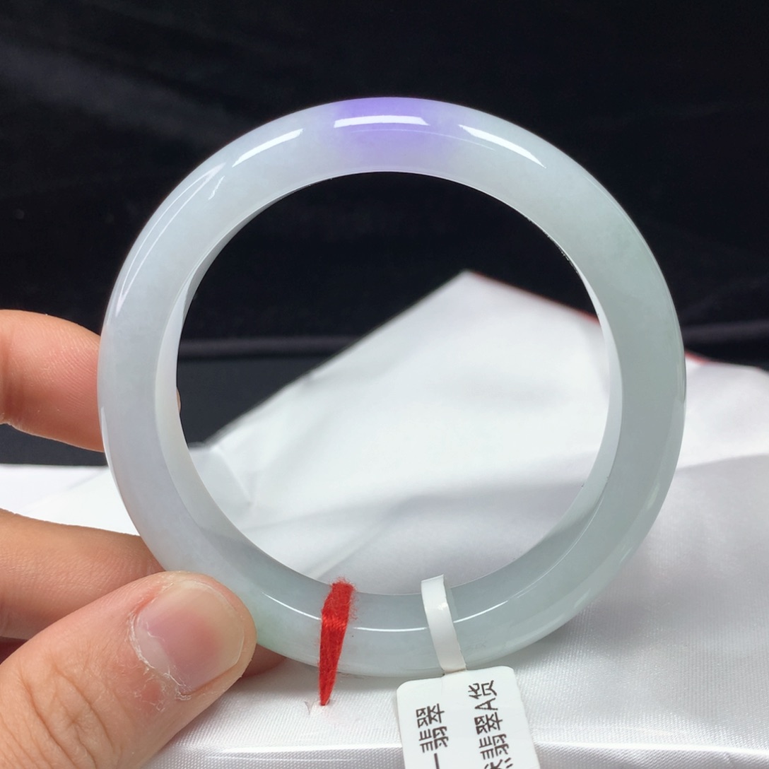 翡翠未镶嵌手镯（圆镯）56.3