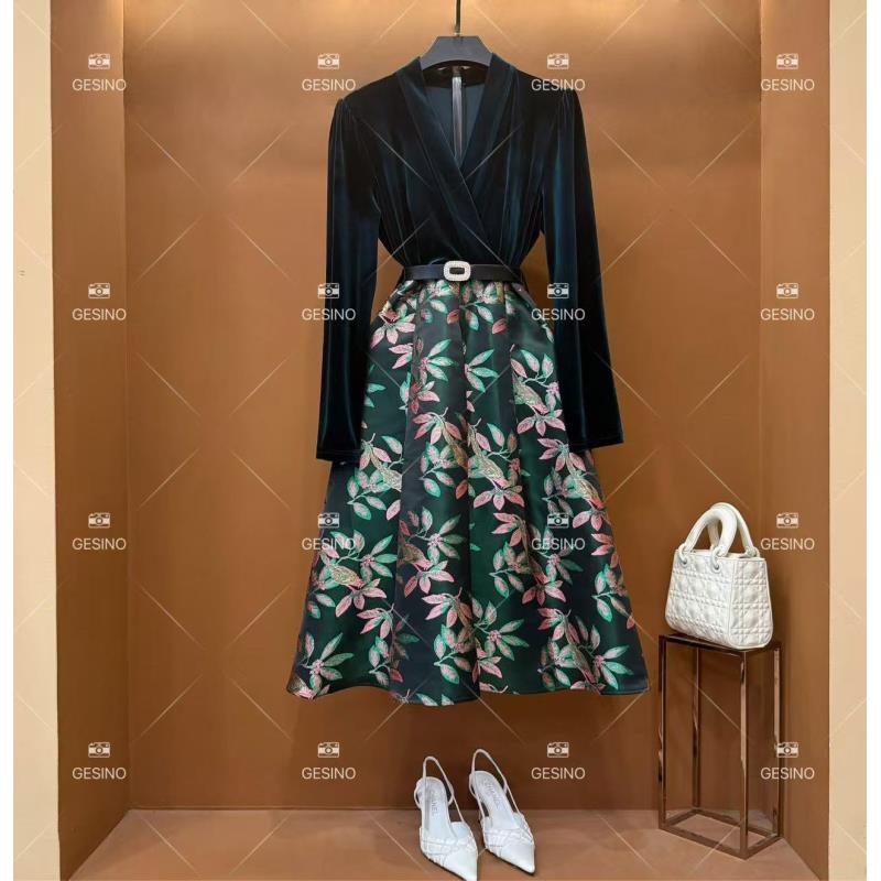 【露】秋季时尚复古法式收腰女装气质连衣裙显瘦女士QD-2024738