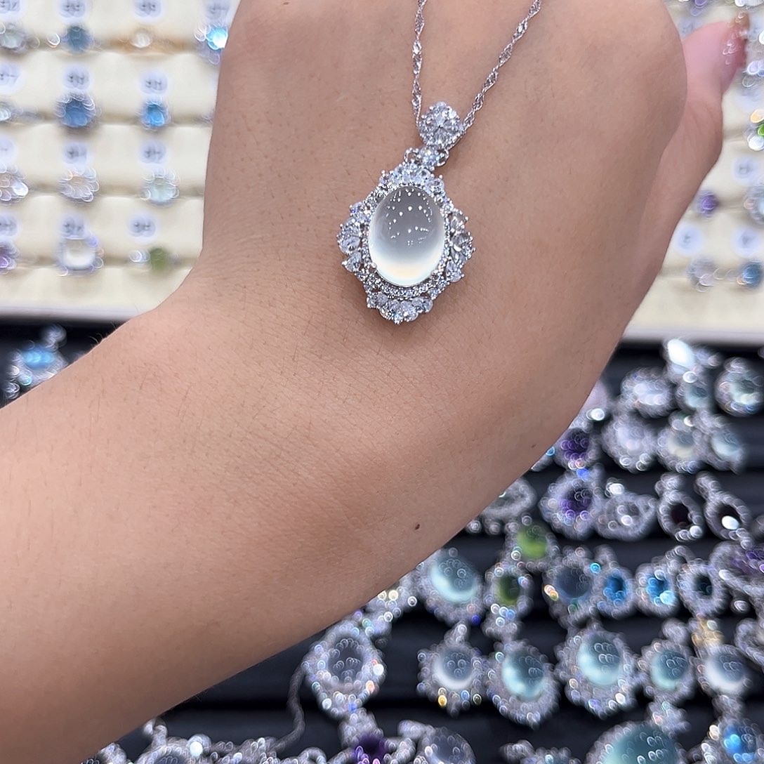 等***阳蛇纹石玉银S925镶嵌颈饰