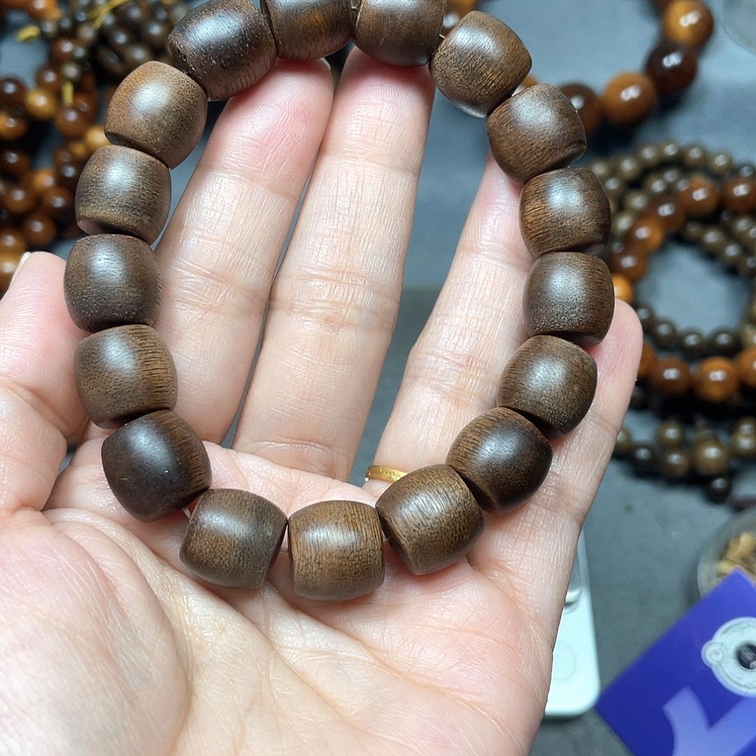 沉香手串s**3芽庄白棋1.2