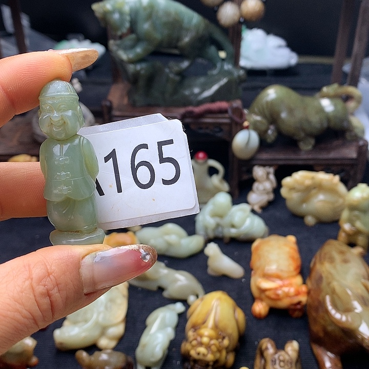 和田玉未镶嵌车挂