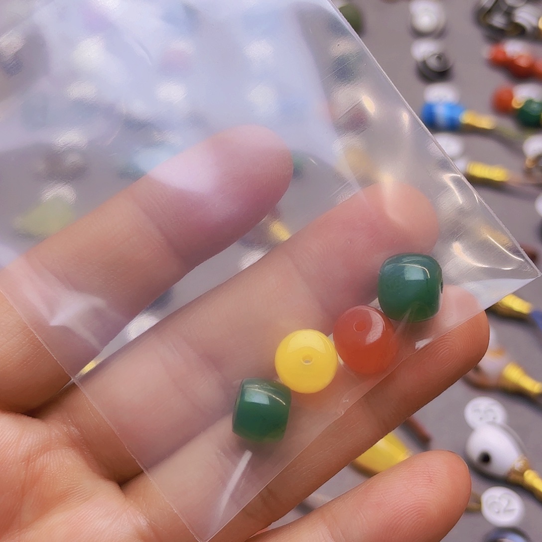 玛瑙/玉髓隔珠未镶嵌否**来