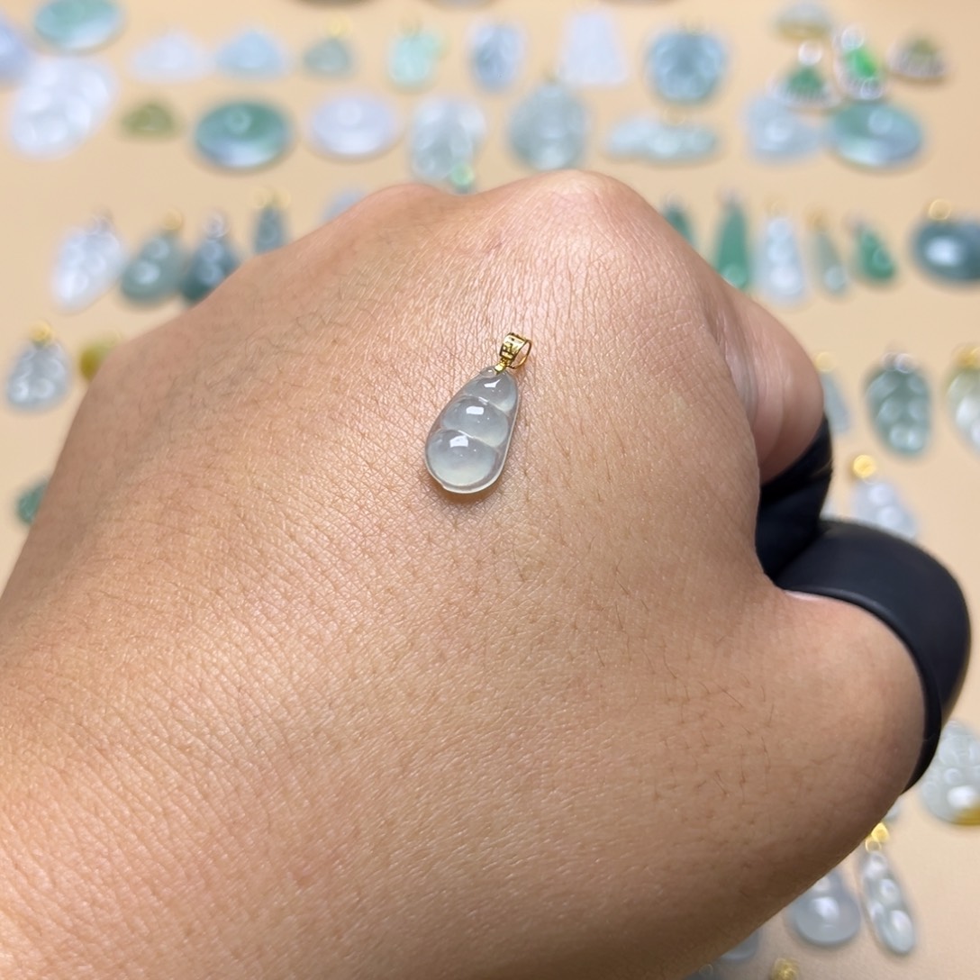 翡翠颈饰18K金镶嵌豆子