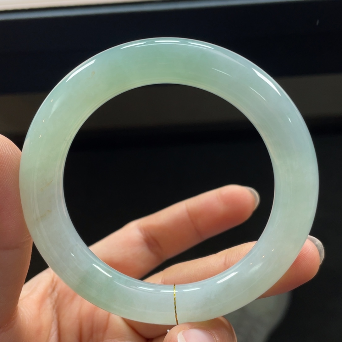 翡翠手镯未镶嵌冰晴水圆条