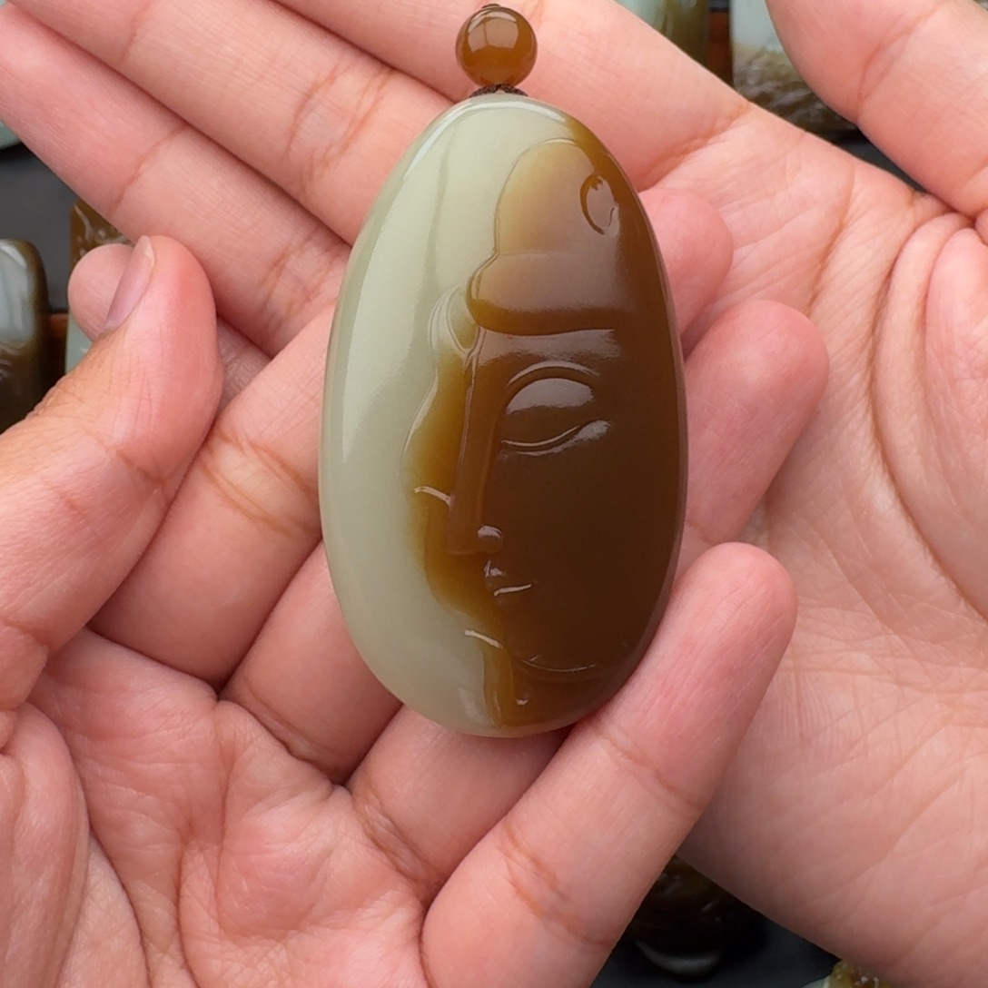 a***e和田玉未镶嵌颈饰