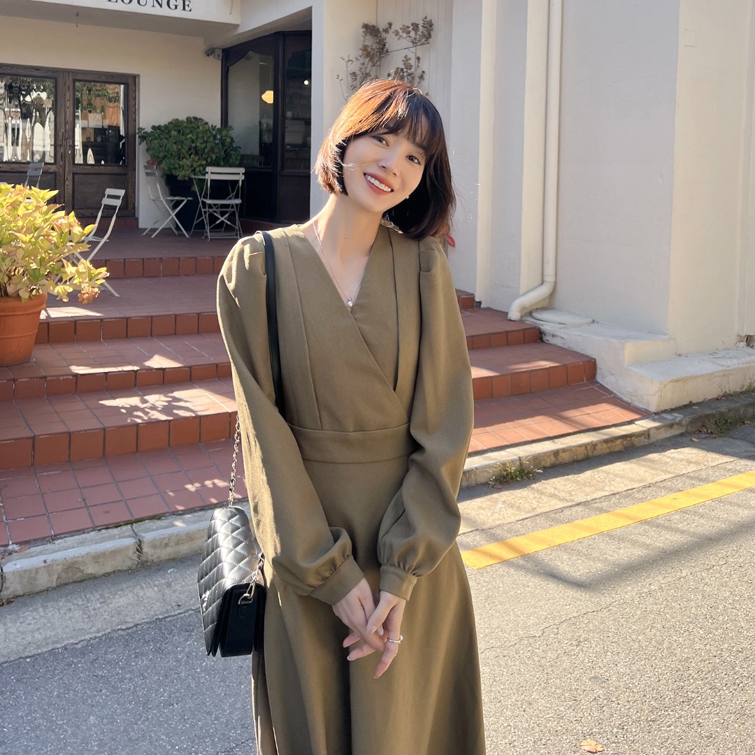 「新品」【枫叶卡其】交叠v领连衣裙FS208L050