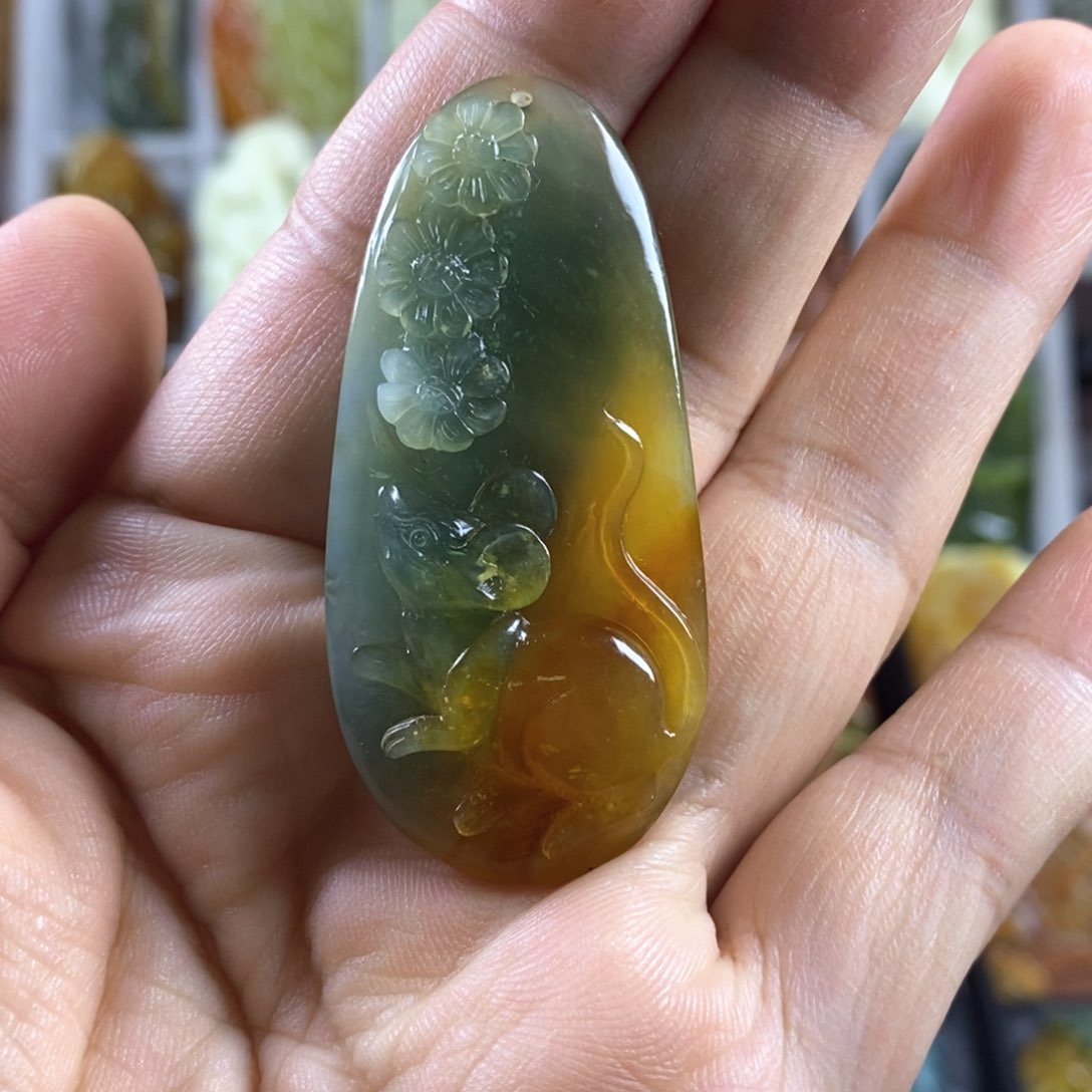 合金蛇纹石玉颈饰