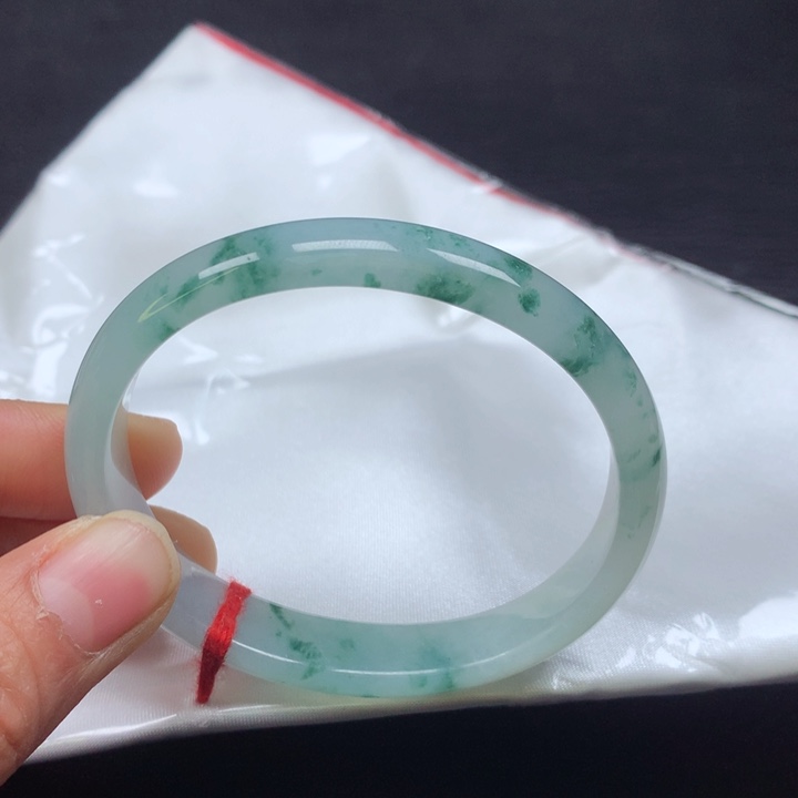 翡翠手镯（贵妃镯）未镶嵌56➕