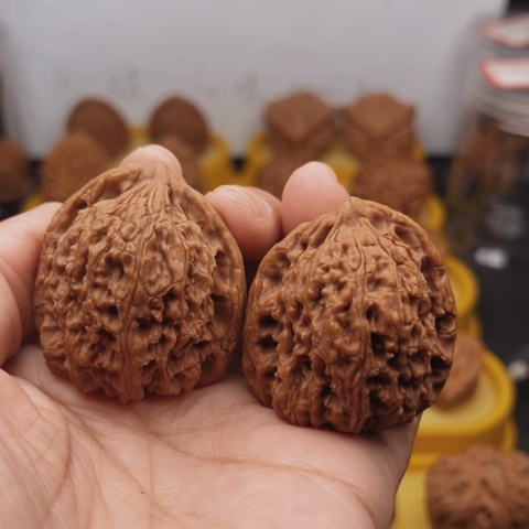 把件文玩核桃起**疼