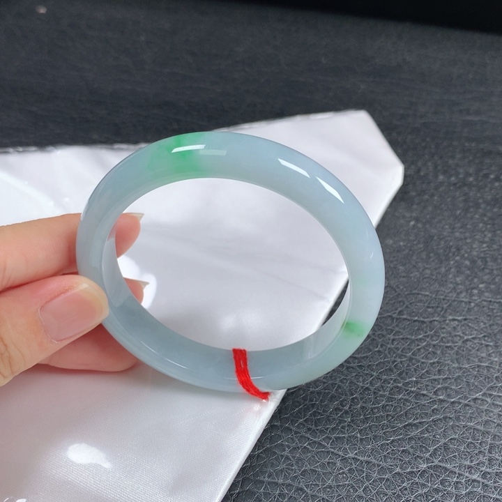 闪***~未镶嵌手镯翡翠。。