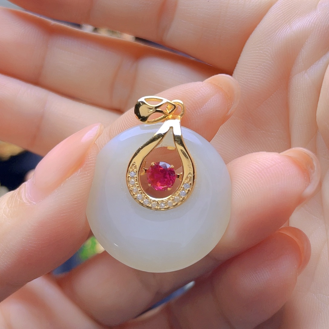 和田玉（糖玉）银S925镀金镶嵌颈饰