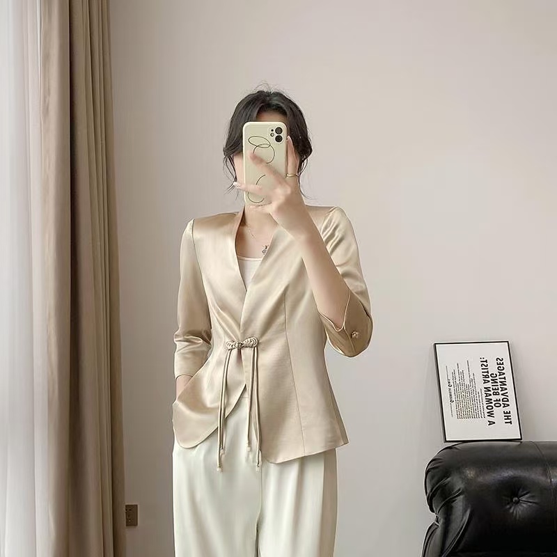 随机美衣一件