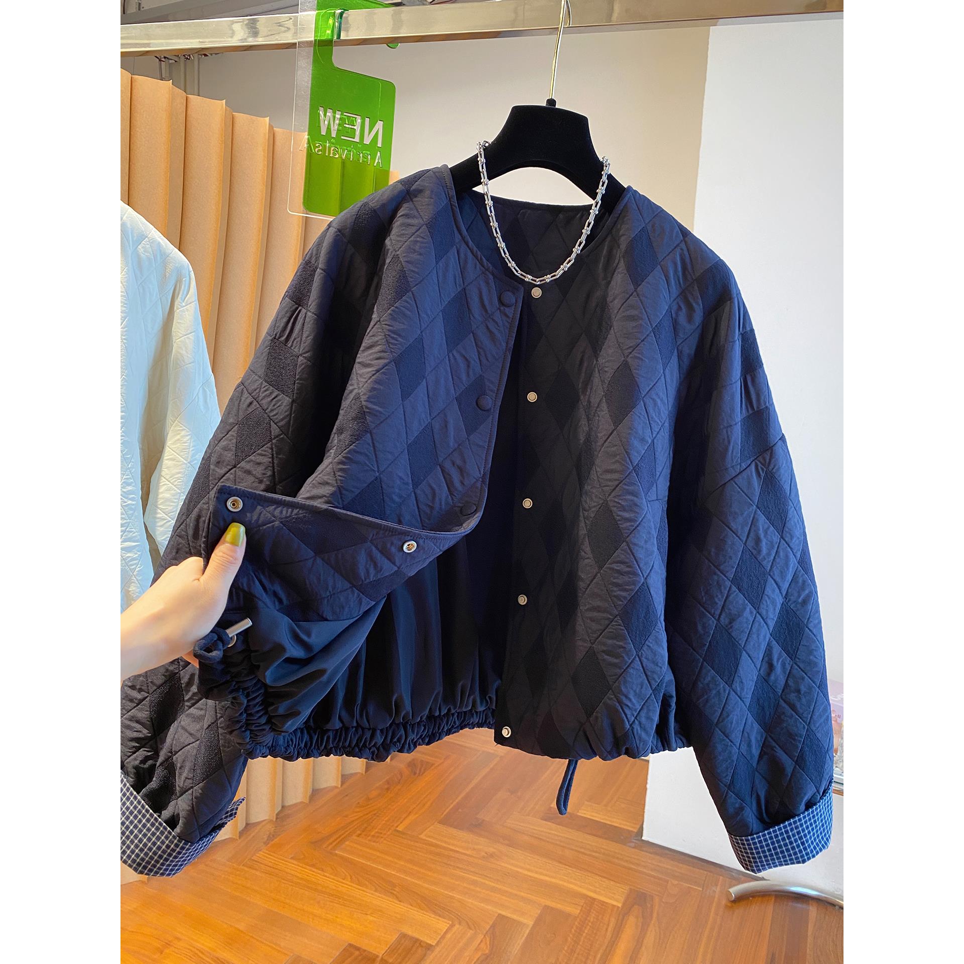 轻薄绗缝菱格棉服女短款今年新款秋冬宽松超好看洋气夹棉棉衣外套