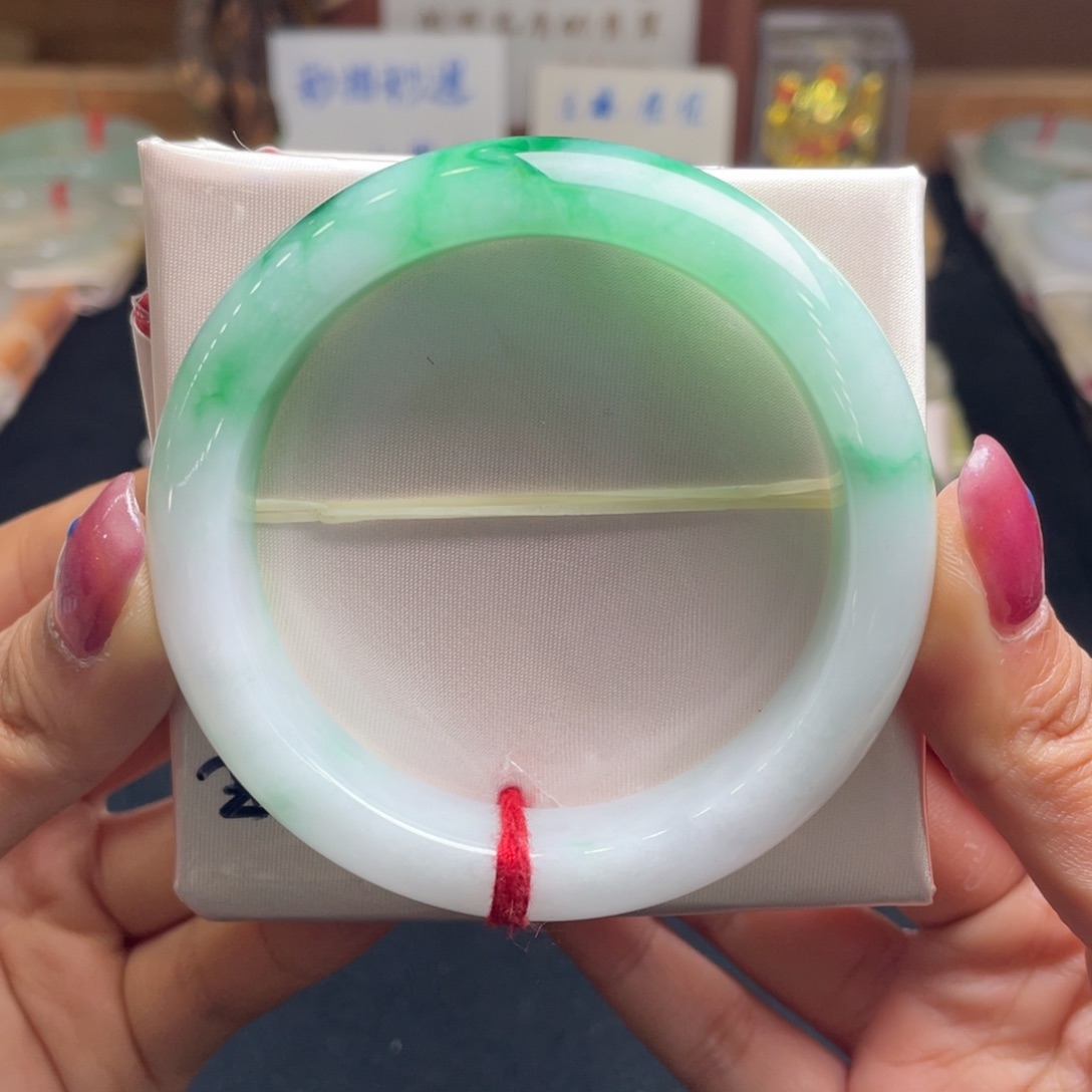 翡翠手镯未镶嵌56.6正圈