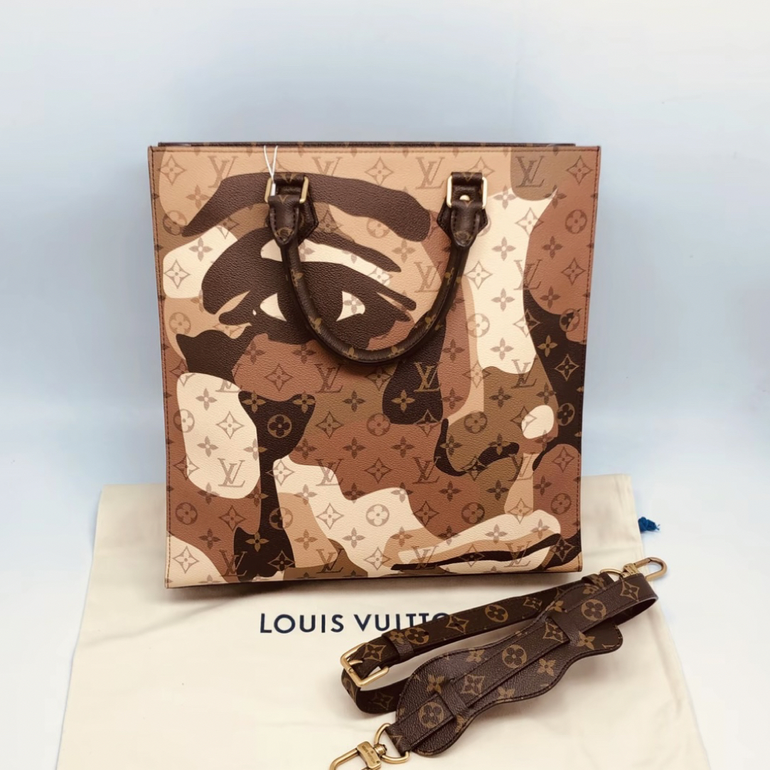 99新 LouisVuitton/路易威登 迷彩人脸sac plat手提托特4499