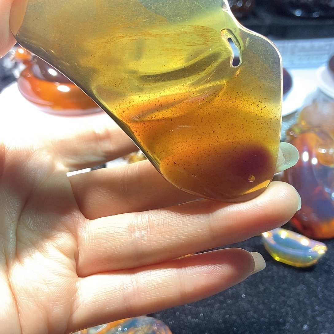 未镶嵌颈饰琥珀缅甸天然琥珀吊坠