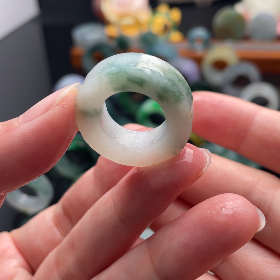 定制翡翠未镶嵌戒指