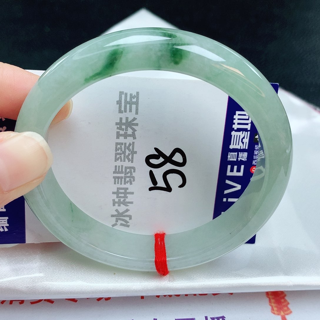 翡翠手镯未镶嵌缅甸天然A货翡翠手镯