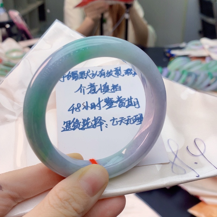 翡翠未镶嵌手镯翡翠手镯