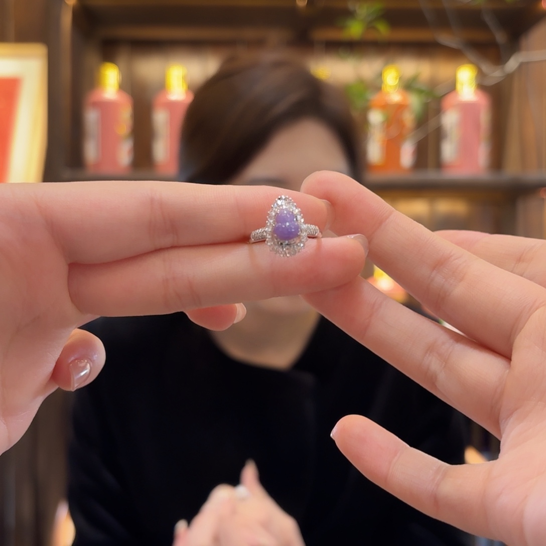 翡翠戒指18K金镶嵌阿*莎戒指