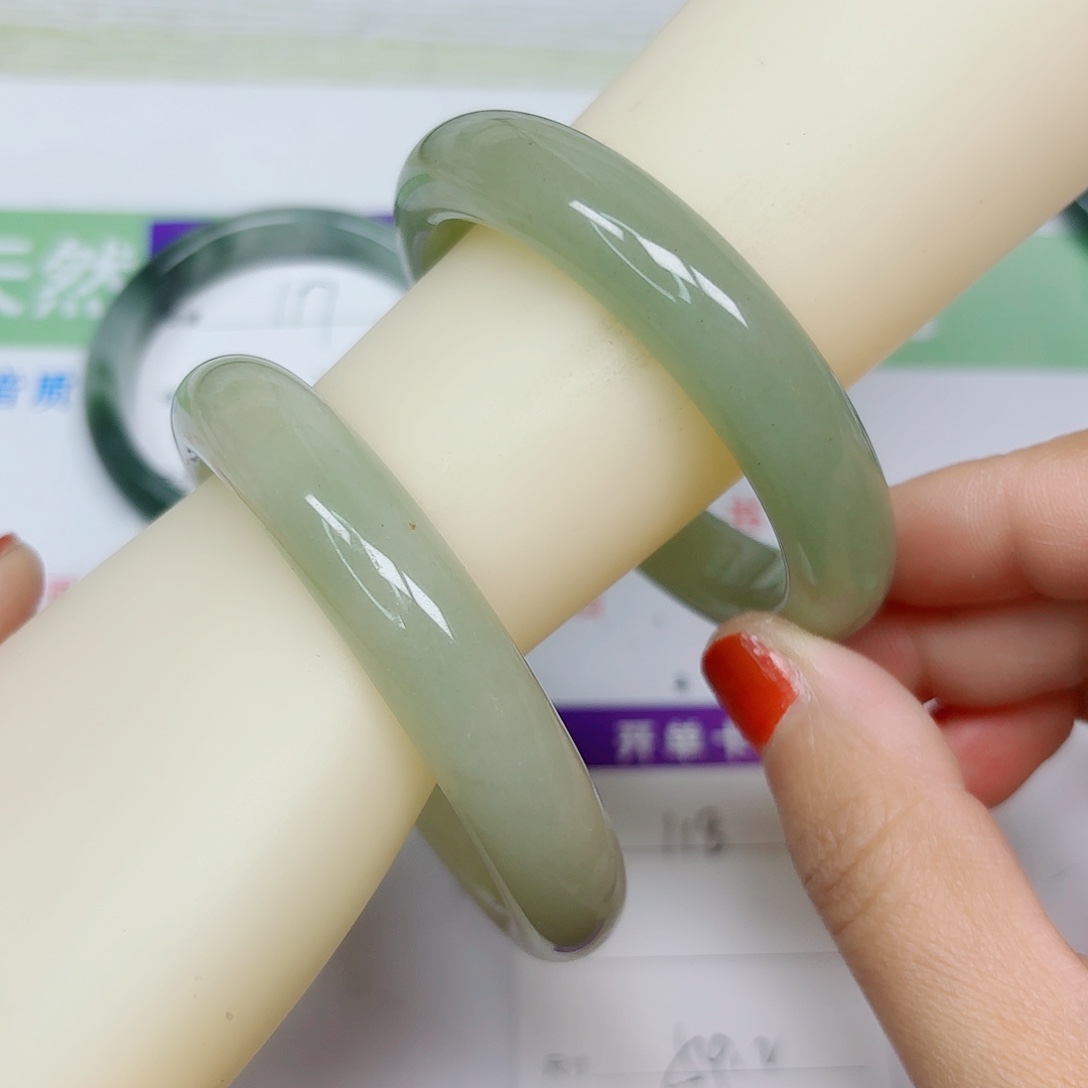 石英质玉未镶嵌手镯118/54