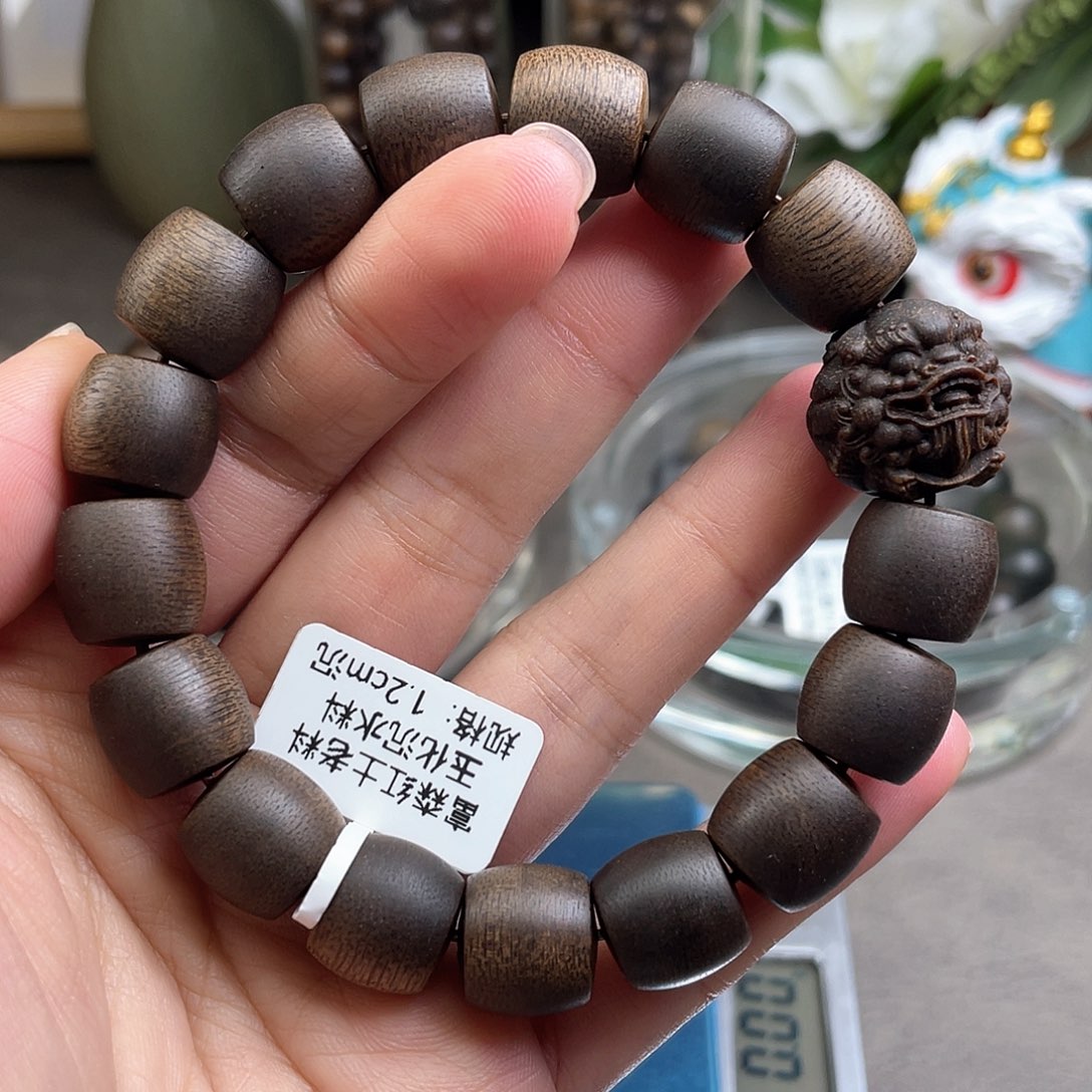 沉香手串富森红土老料