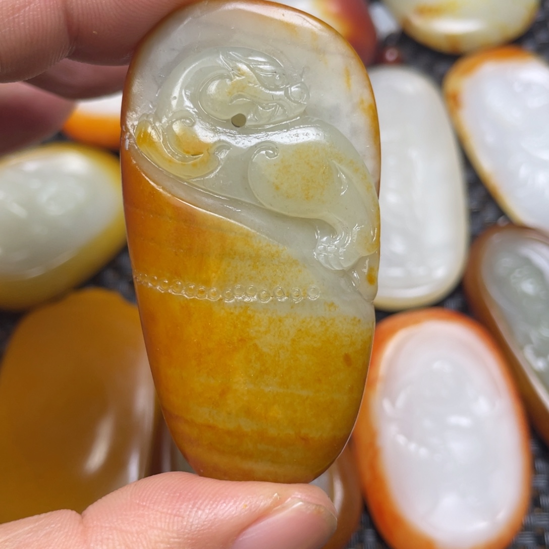 和田玉未镶嵌颈饰