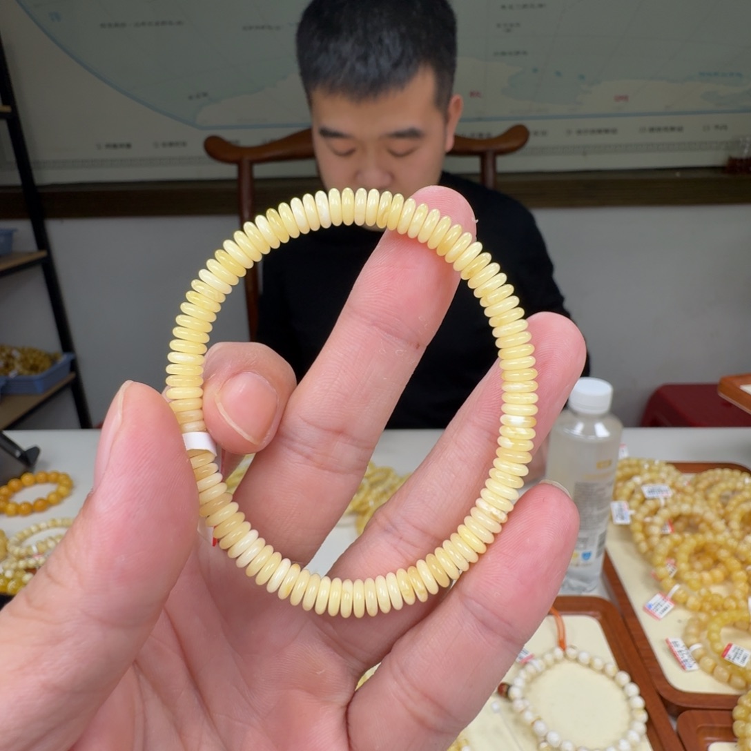 见***去蜜蜡未镶嵌裸石蜜蜡手串