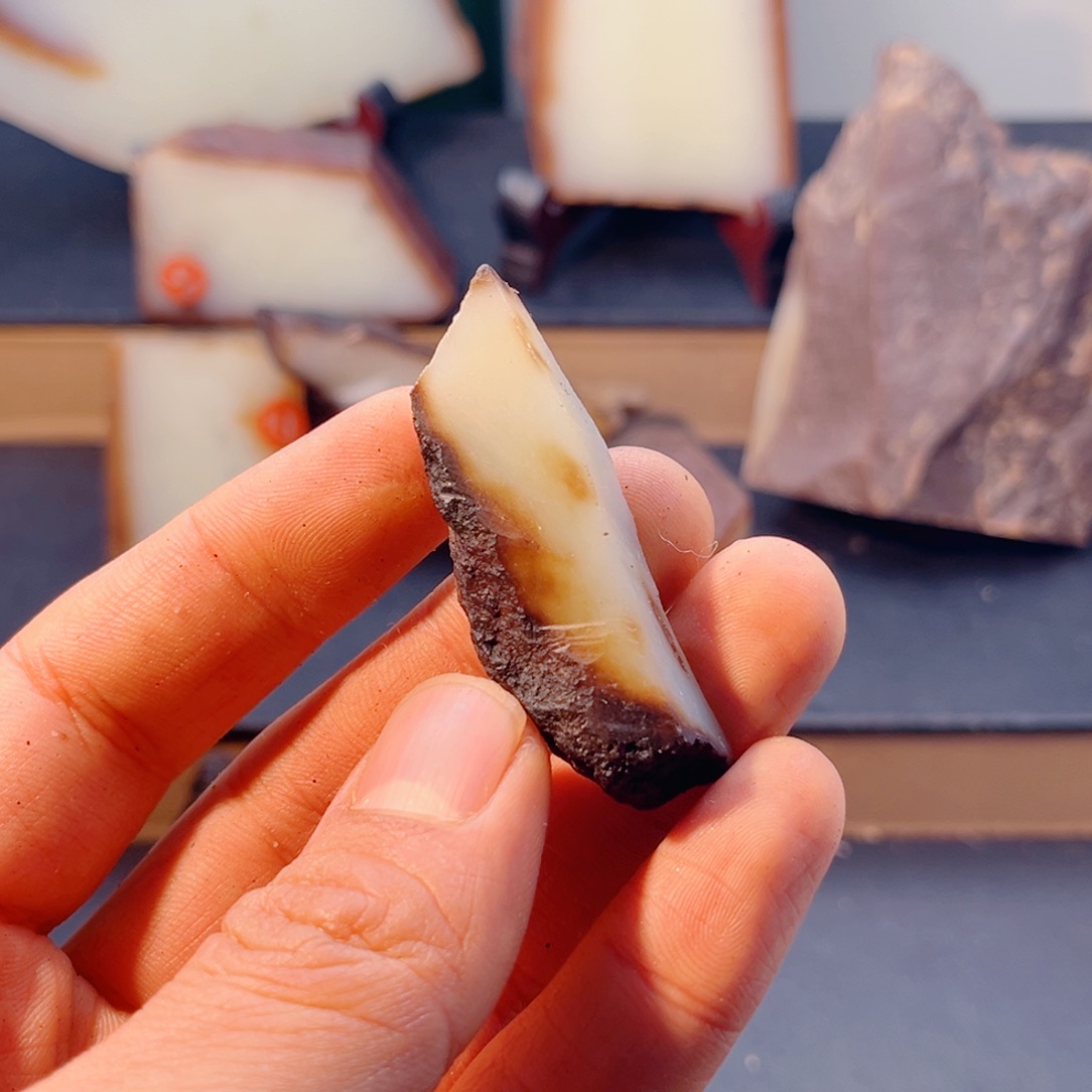 和田玉（糖玉）未镶嵌颈饰