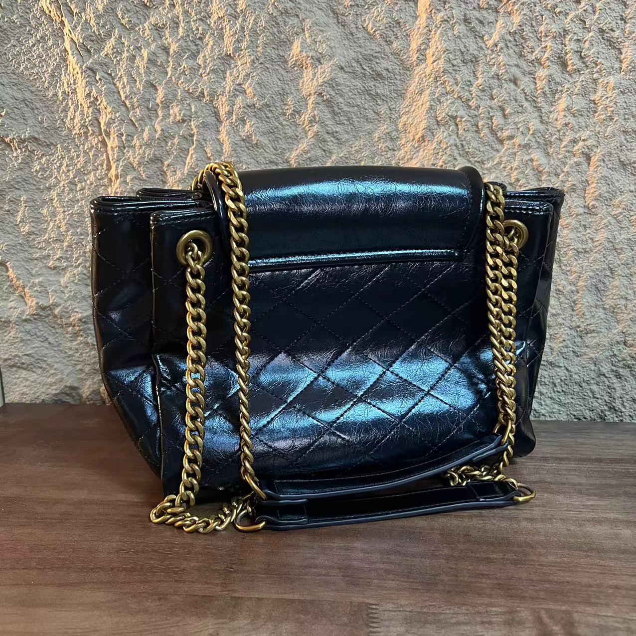 YNPO24年秋冬新款真皮重工女包大罗力黑色大塔